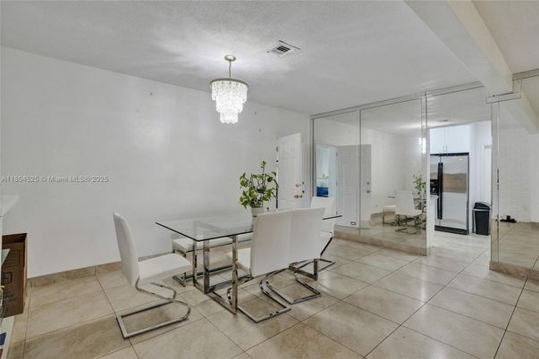 Chandelier, Dining room, Interior