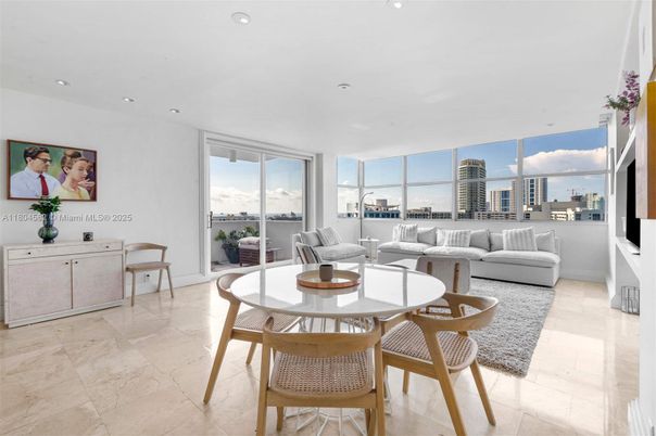 Dining room, Interior, Living room, Recessed Lighting