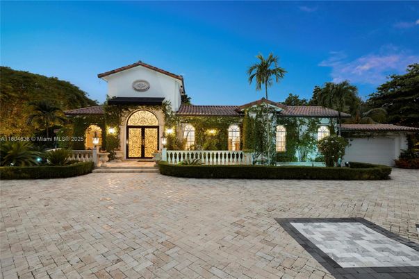 Backyard, Exterior, Facade, Mediterranean