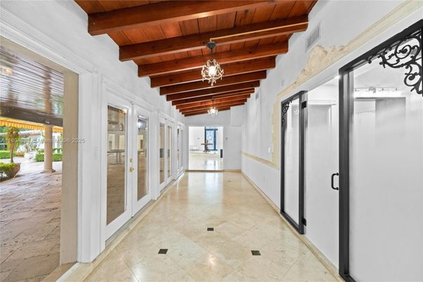 Elevator, Interior, Wooden Beams, Wooden Ceilings