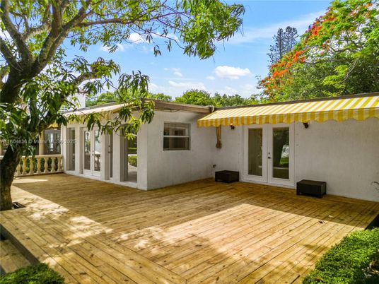 Exterior, Wood Texture Flooring