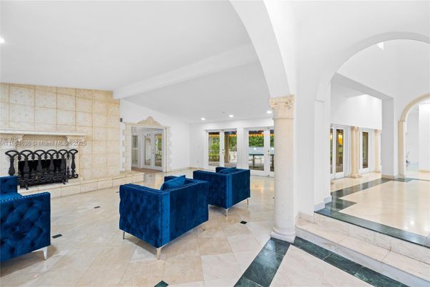 Fireplace, Interior, Living room, Recessed Lighting