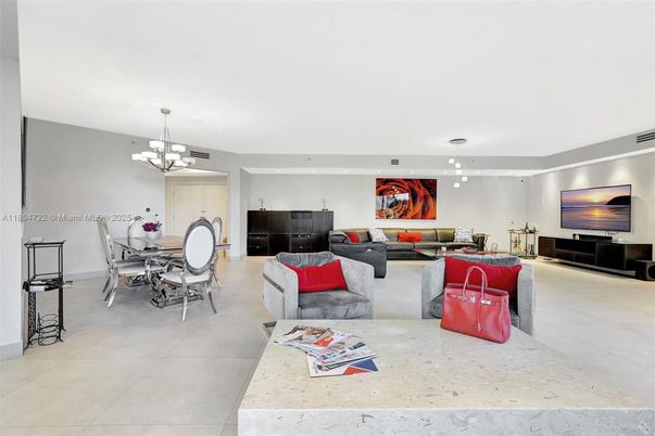 Chandelier, Dining room, Interior, Living room, Pendant Lights, Recessed Lighting