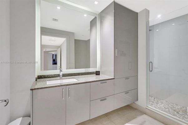Bathroom, Interior, Recessed Lighting