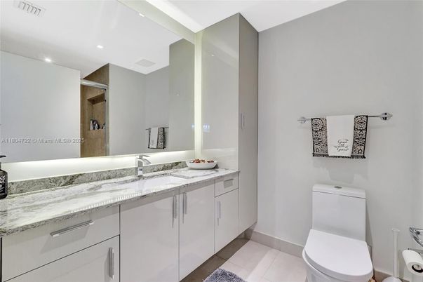 Bathroom, Interior, Recessed Lighting