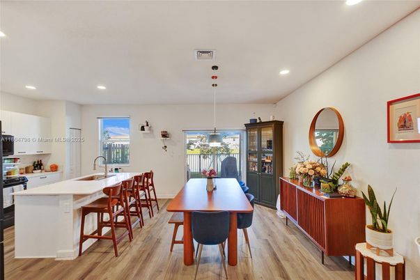 Dining room, Interior, Kitchen, Pendant Lights, Recessed Lighting, Wood Texture Flooring