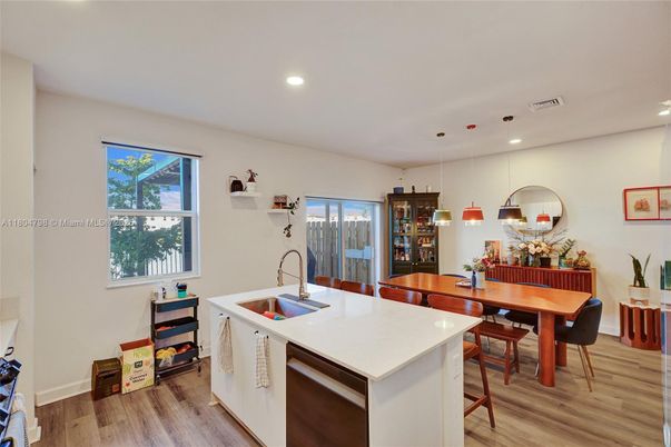 Dining room, Interior, Kitchen, Pendant Lights, Recessed Lighting, Wood Texture Flooring