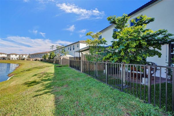 Backyard, Exterior, Lake, Water