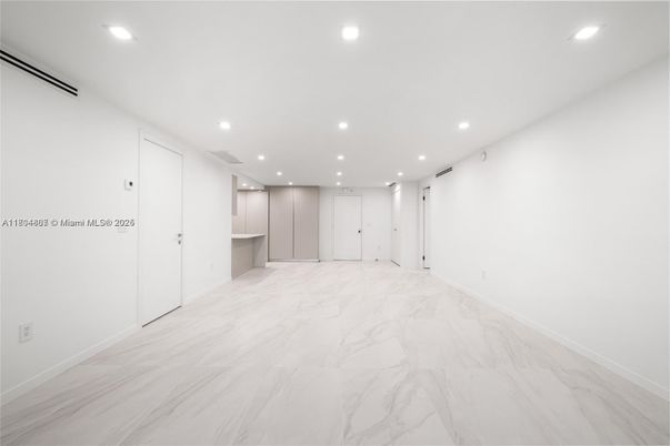 Empty room, Interior, Marble, Recessed Lighting