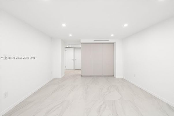 Empty room, Interior, Marble, Recessed Lighting