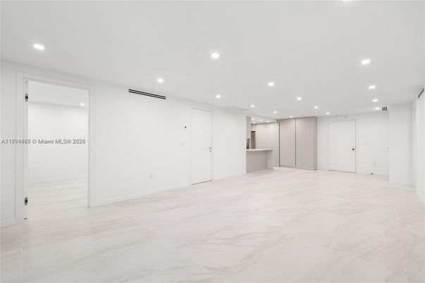 Empty room, Interior, Marble, Recessed Lighting
