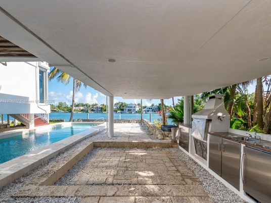 Exterior, Pool, Water