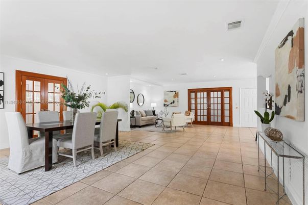 Dining room, Interior, Living room, Recessed Lighting