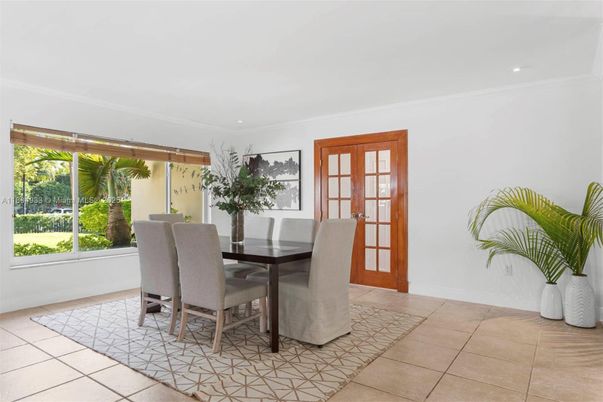 Dining room, Interior, Recessed Lighting