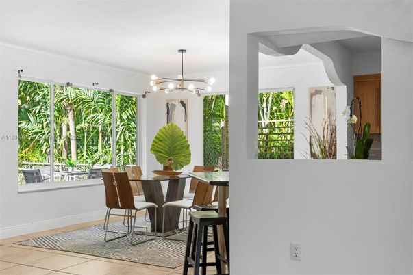 Dining room, Interior, Pendant Lights