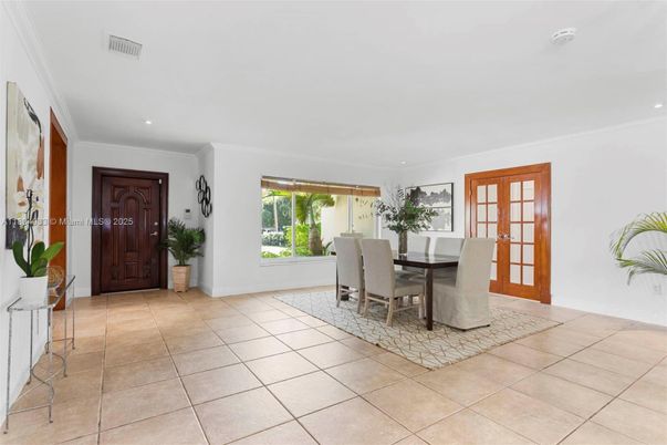 Dining room, Interior, Recessed Lighting