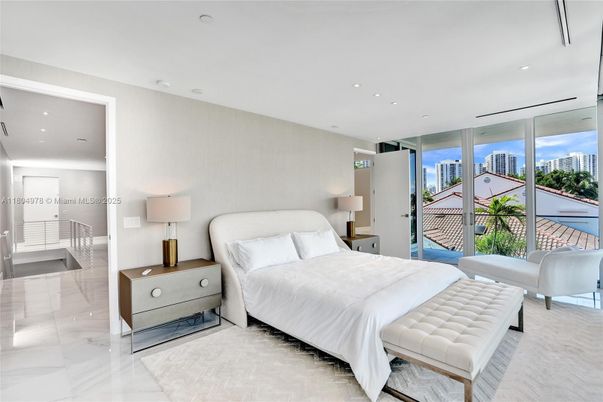 Bedroom, Interior, Marble, Recessed Lighting, Water