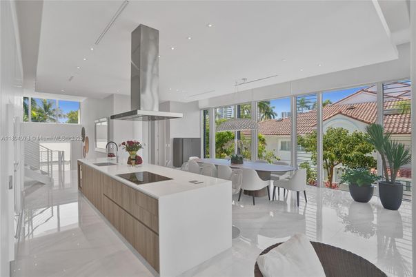 Dining room, Interior, Kitchen, Pendant Lights, Recessed Lighting