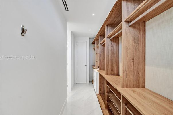 Interior, Recessed Lighting, Walk-in Closets