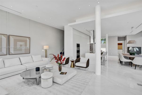 Dining room, Interior, Living room, Pendant Lights, Recessed Lighting