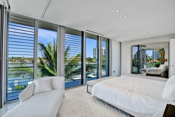 Bedroom, Interior, Recessed Lighting, Water, Wood Texture Flooring