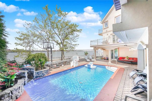Exterior, Pool, Water