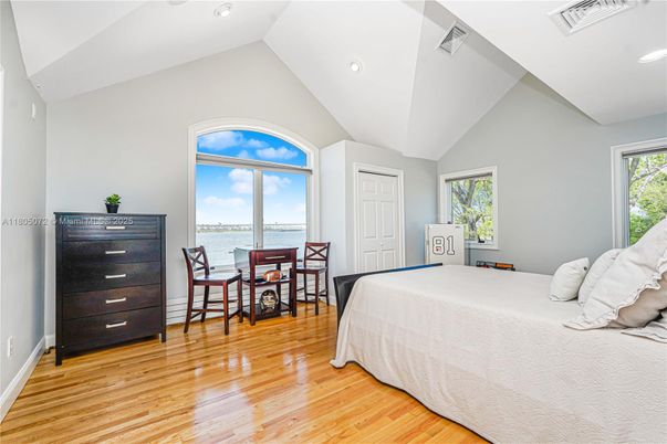 Bedroom, Interior, Recessed Lighting, Water, Wood Texture Flooring
