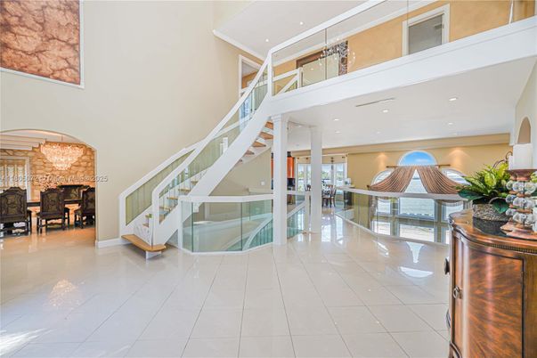 Chandelier, Interior, Piano, Recessed Lighting
