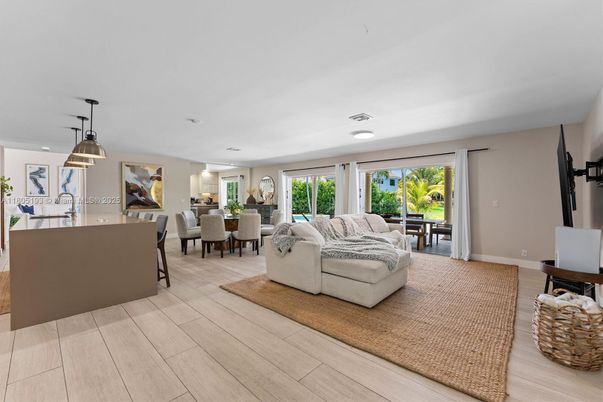 Dining room, Interior, Living room, Pendant Lights, Recessed Lighting, Wood Texture Flooring