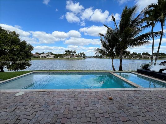Exterior, Pool, Water