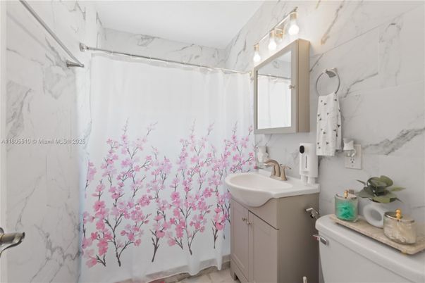 Bathroom, Interior, Marble Walls