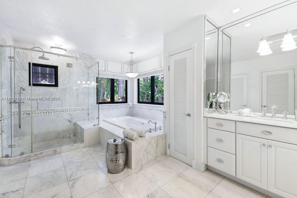 Bathroom, Glass Shower, Interior, Pendant Lights, Recessed Lighting