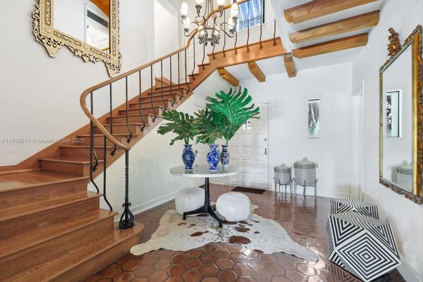 Chandelier, Interior, Wooden Beams