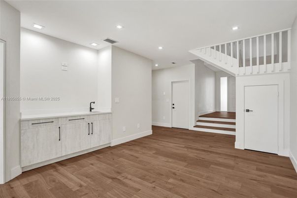 Interior, Recessed Lighting, Wood Texture Flooring