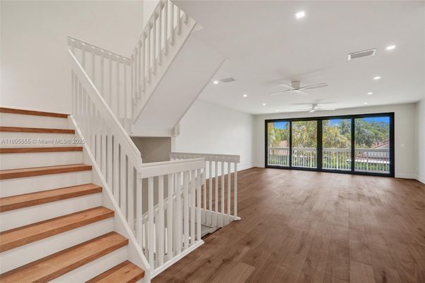 Interior, Recessed Lighting, Wood Texture Flooring