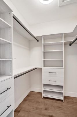 Interior, Walk-in Closets, Wood Texture Flooring