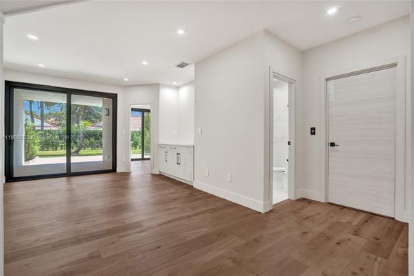 Empty room, Interior, Recessed Lighting, Wood Texture Flooring
