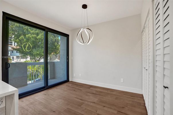 Empty room, Interior, Pendant Lights, Wood Texture Flooring