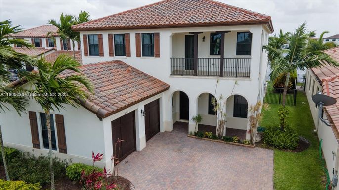 Attached, Exterior, Facade, Spanish Mediterranean
