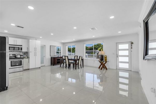 Dining room, Interior, Kitchen, Recessed Lighting, Stainless Steel Appliances