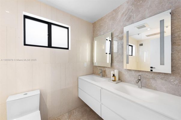 Bathroom, Dual Sink Vanities, Interior