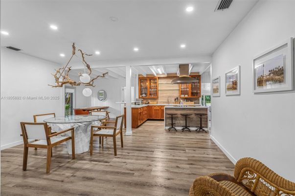 Dining room, Interior, Kitchen, Pendant Lights, Recessed Lighting, Wood Texture Flooring