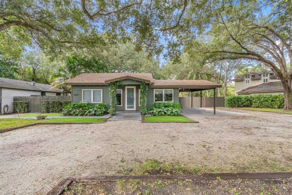 Backyard, Exterior, Facade, Ranch