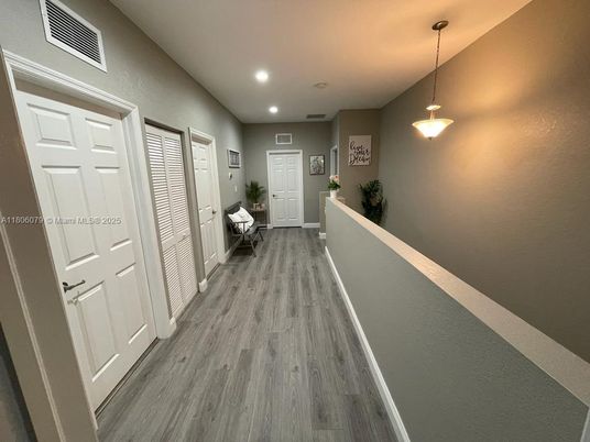 Interior, Pendant Lights, Recessed Lighting, Wood Texture Flooring