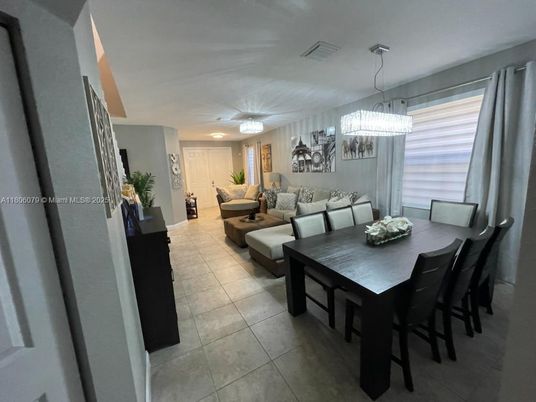 Chandelier, Dining room, Interior, Living room, Recessed Lighting