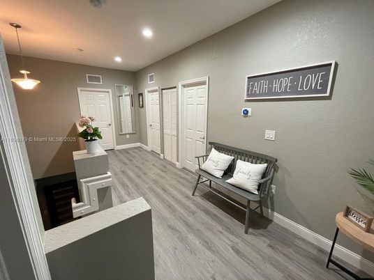 Interior, Pendant Lights, Recessed Lighting, Wood Texture Flooring