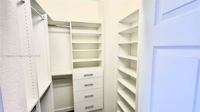 Interior, Walk-in Closets