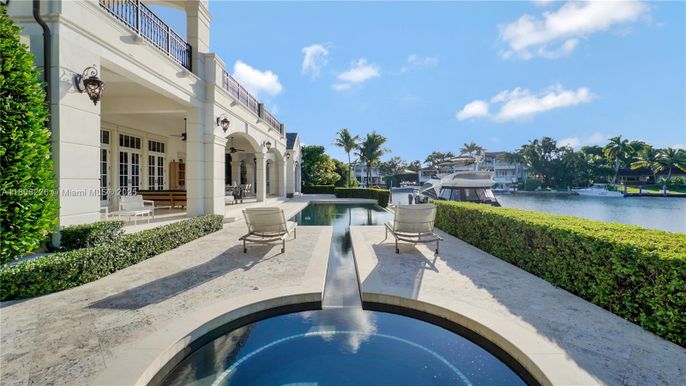 Exterior, Pool, Water