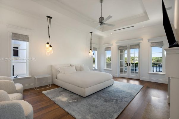 Bedroom, Interior, Pendant Lights, Recessed Lighting, Wood Texture Flooring