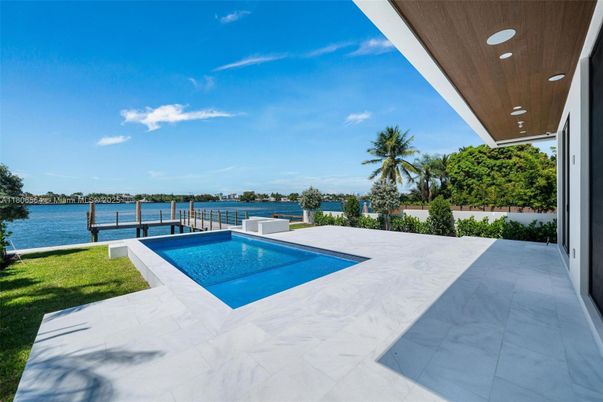 Exterior, Pool, Water